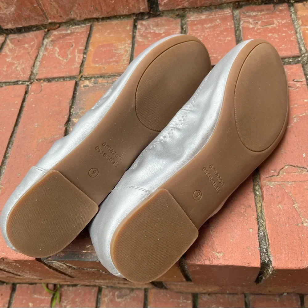 Amazon Essentials Belice Silver Size 9 Ballet Flat